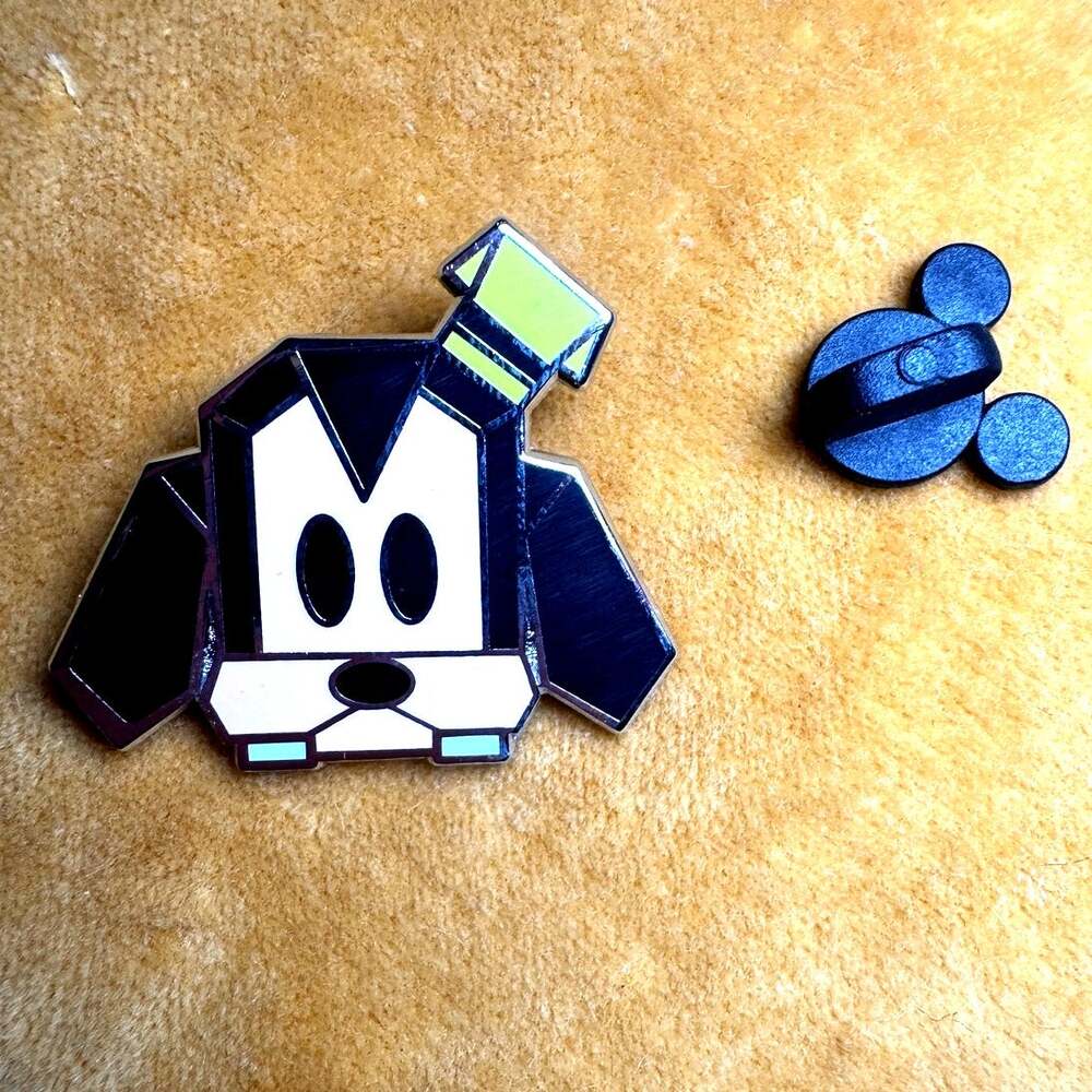 Disney Origami Mystery Box Goofy Disney Pin